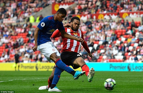 Huyền thoại Arsenal khuyên M.U dùng Rashford đấu Chelsea