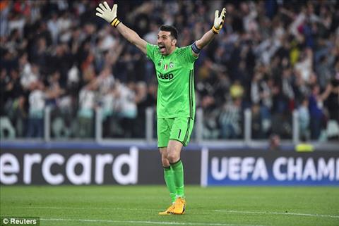 Juventus 2-1 (4-1) Monaco Dani Alves lai thang hoa, Lao ba hen gap Real o chung ket hinh anh 2
