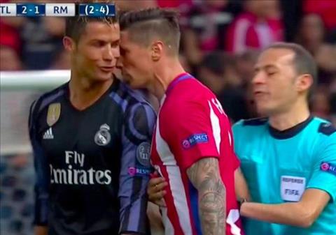 Tien dao Torres san so doi an thua du voi Ronaldo hinh anh