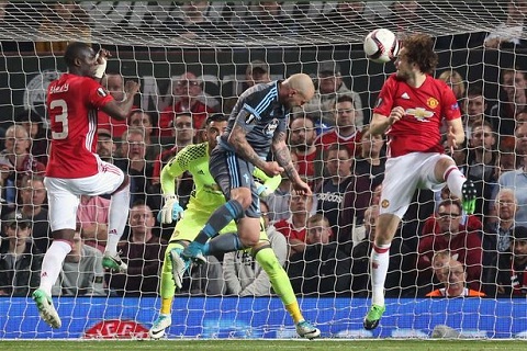 Cầu thủ giúp M.U vào chung kết Europa League chính thức lên tiếng