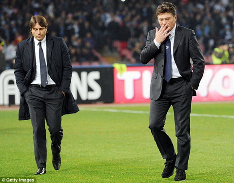 Antonio Conte va Mazzarri se co dip chung minh su uu viet ve chien thuat trong tran Chelsea vs Watford.