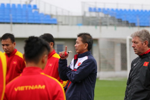 HLV Hoang Anh Tuan dat muc tieu co diem cho U20 Viet Nam.