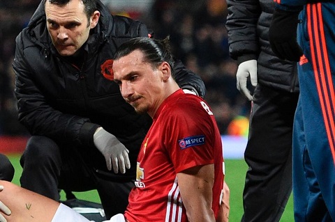 Được phẫu thuật bởi bác sĩ giỏi nhất, Ibra chưa phải từ giã sự nghiệp