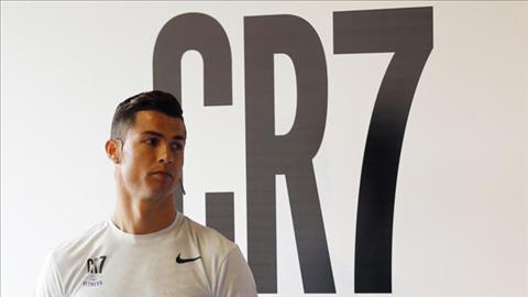 Ngoi sao Ronaldo co nguy co di tu 5 nam vi tron thue hinh anh