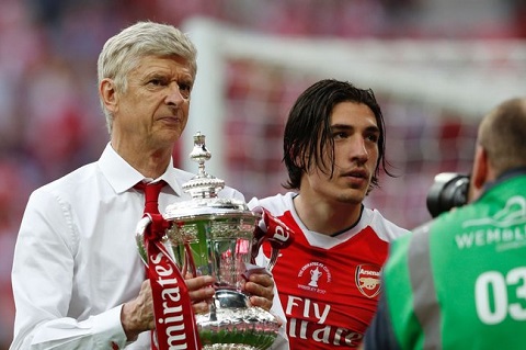 HLV Wenger: Muốn sa thải tôi? Hãy xem lại trận chung kết cúp FA