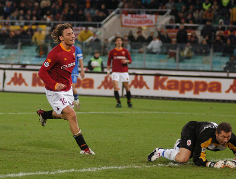 Francesco Totti Loi tu gia cua mot vi vua hinh anh 2
