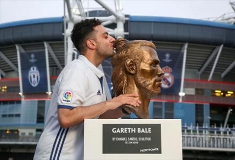 Tuong Gareth Bale xau xi khong kem Ronaldo hinh anh