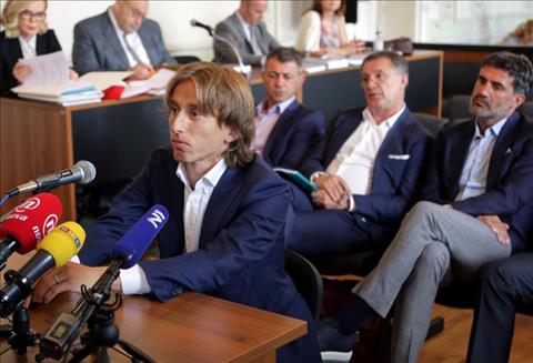 Nội bộ Real lại dậy sóng: Tiền vệ Modric đối mặt án tù 5 năm