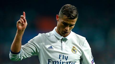 Cris Ronaldo tung ngo y muon roi Real Madrid.