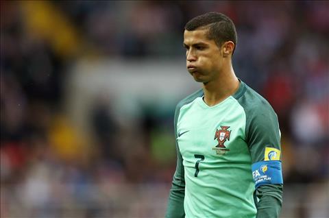 Gio Ronaldo se phai xay dung lai hinh anh trong mat NHM hinh anh