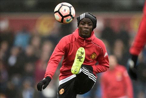 Mourinho: “Bailly buộc phải phẫu thuật và nghỉ thêm 3 tháng”