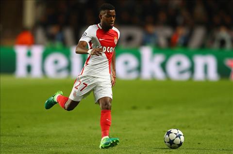 Liverpool muốn vượt mặt Arsenal vụ Lemar