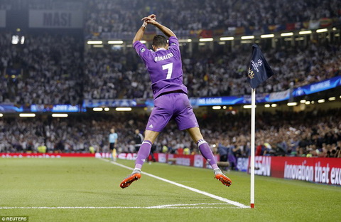Cris Ronaldo thiet lap 7 cot moc moi sau tran chung ket Champions League.