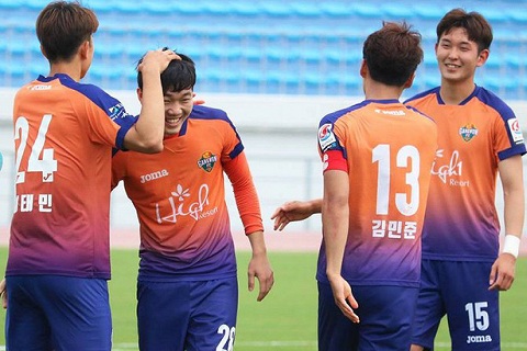 Luong Xuan Truong Gangwon FC