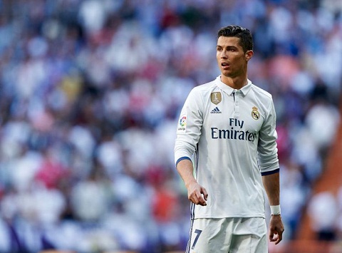 Ronaldo quyet roi Real, khong loai tru kha nang quay ve Man United hinh anh