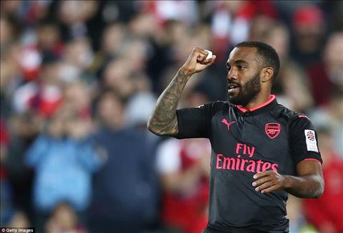 Lacazette ra mắt Arsenal: Ấn tượng hơn mong đợi
