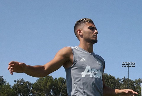 Mourinho thất vọng với quyết định ra đi của Pereira