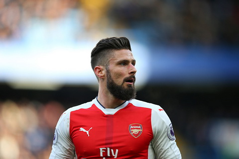 Olivier Giroud co the roi Arsenal ngay trong he nay.