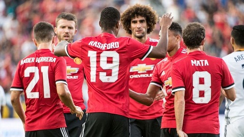 Tại sao Man United nên sử dụng sơ đồ ba trung vệ?