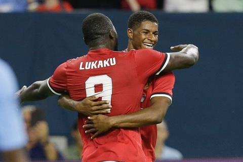 Luke Shaw nói gì về “bom tấn” Lukaku?