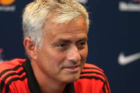 Tiết lộ: Mourinho nảy sinh bất đồng với lãnh đạo M.U