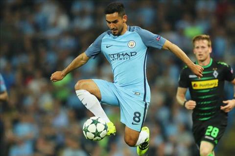 Sao Man City bất ngờ dành tình cảm cho fan MU