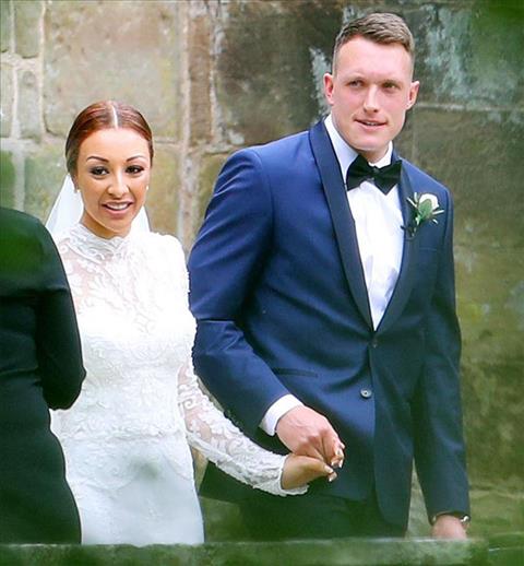 Trung vệ Phil Jones sắp đón con đầu lòng