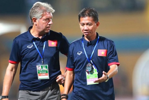 HLV Hoàng Anh Tuấn phò tá U15 Việt Nam dự giải ĐNA