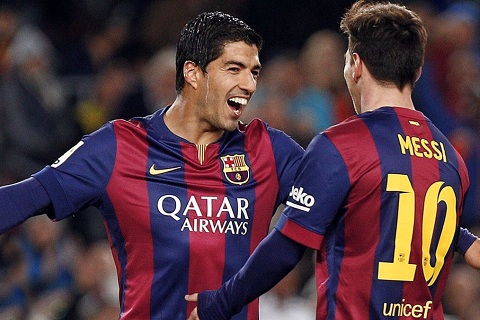Suarez bất ngờ xuất hiện trong tuần trăng mật của... Messi