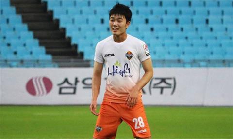 Xuân Trường tiếp tục đá chính, CLB Gangwon lại thắng