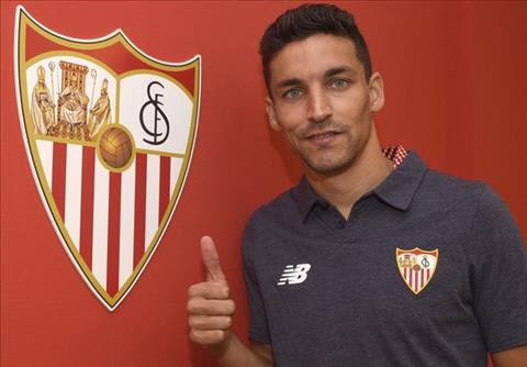 Tiền vệ Jesus Navas CHÍNH THỨC rời Man City để trở về Sevilla