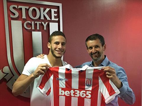 Tin nóng chuyển nhượng ngày 11/8: M.U sẵn sáng giải phóng Sergi Roberto khỏi Barca