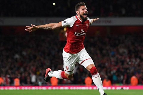 Hàng thủ bất ổn, Arsenal vẫn cần Giroud