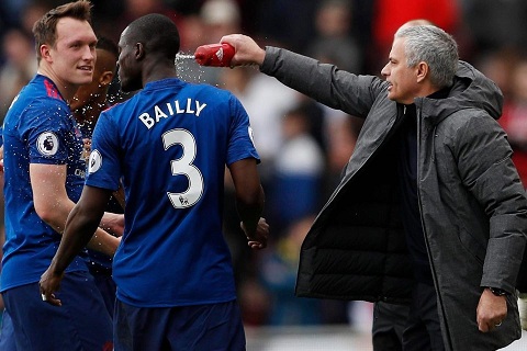 M.U muốn thắng Liverpool: Phải dựa vào hàng thủ