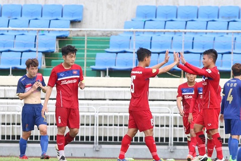 U22 Viet Nam 6-1 Busan FC Thay tro Huu Thang chia tay Han Quoc bang chien thang dam hinh anh