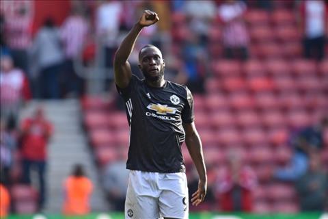 Lukaku được so sánh với tay săn bàn huyền thoại của M.U