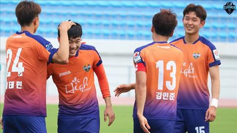 Xuan Truong ra san, Gangwon FC danh bai Incheon United hinh anh