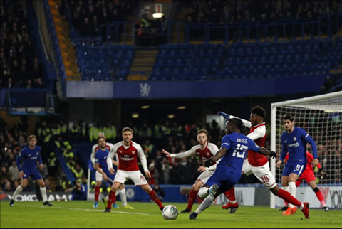 Chelsea 0-0 Arsenal Phung phi co hoi, The Blues bat luc tai ban ket League Cup hinh anh
