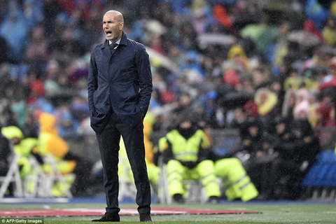Real Madrid khong nen sa thai Zidane hinh anh