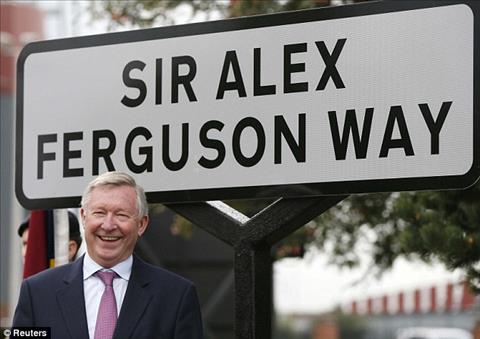 Sir Alex Ferguson va nhung niem vui gian di tuoi 762
