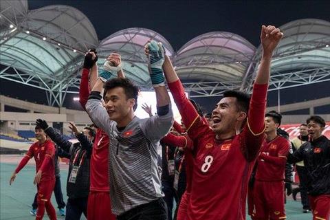 U23 Viet Nam vao ban ket U23 chau A 2018 Ruc ro, nhung chien binh ao do! hinh anh 2