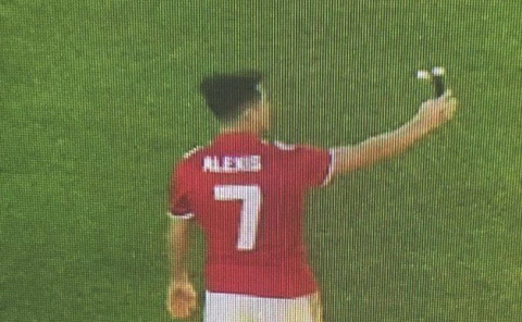 Nóng: Rò rỉ hình ảnh Alexis Sanchez mặc áo số 7 tại M.U