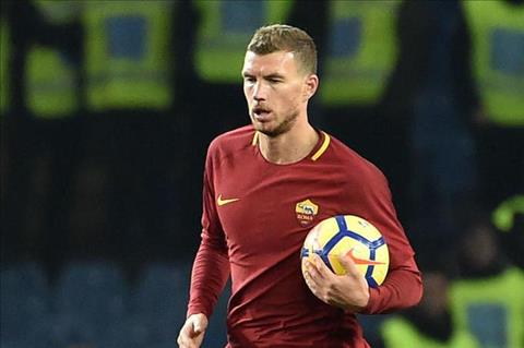 Chelsea tu bo theo tuoi  tien dao Edin Dzeko hinh anh