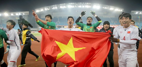 U23 Viet Nam duoc AFC gioi thieu tren trang chu truoc tran chung ket.