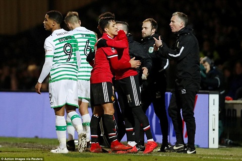 Chấm điểm Yeovil 0-4 MU: Sanchez nhận điểm khá