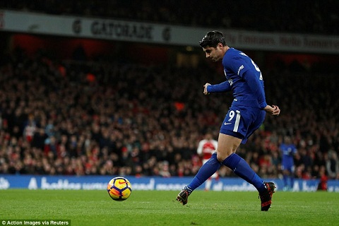 Morata bị CĐV Chelsea đòi tống cổ sau màn trình diễn thảm họa