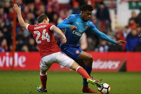 Sốc: Sao Arsenal “quẩy” đến 3h sáng trước ngày thi đấu