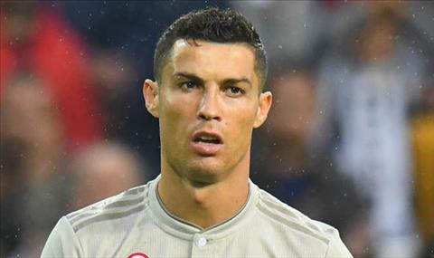 Cristiano Ronaldo trả đũa UEFA  hình ảnh