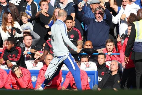 Mourinho chơi đẹp với Chelsea sau vụ ẩu đả với trợ lý hình ảnh
