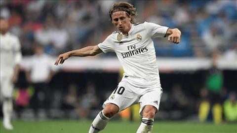 Luka Modric có hành động khiến NHM Real bất ngờ